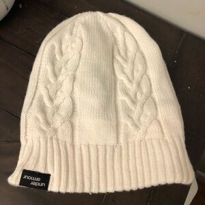 Under Armor beanie with fleece inside